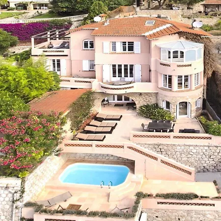 Villefranche-sur-mer Sleeps 9 Pool Air Con
