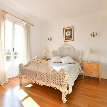Villefranche-sur-mer Sleeps 9 Pool Air Con Вилла *