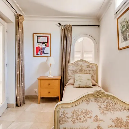 Villefranche-sur-mer Sleeps 9 Pool Air Con Вилла Вильфранш-сюр-Мер